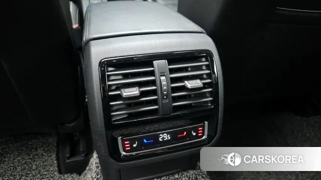 Volkswagen Passat GT (B8) id 3680478 из Кореи 8