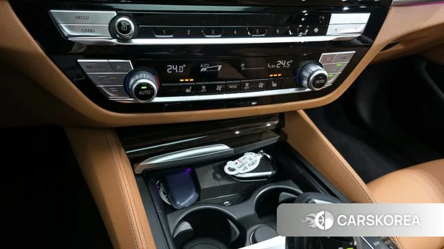 BMW 5 Series (G30) id 3806092 из Кореи 8