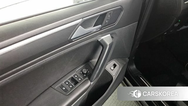 Volkswagen Tiguan second Generation id 3796000 из Кореи 8