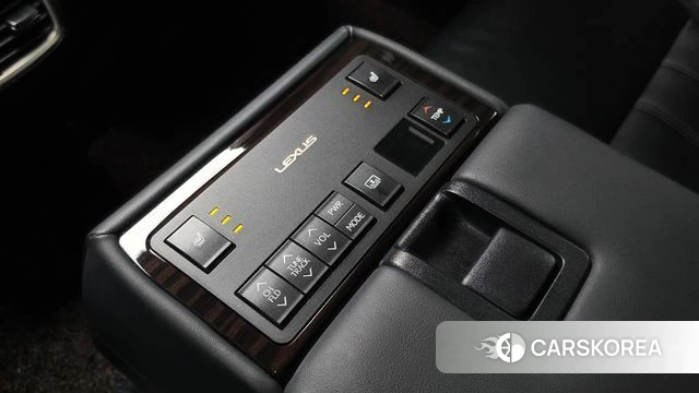 Lexus New ES300h id 3937263 из Кореи 8