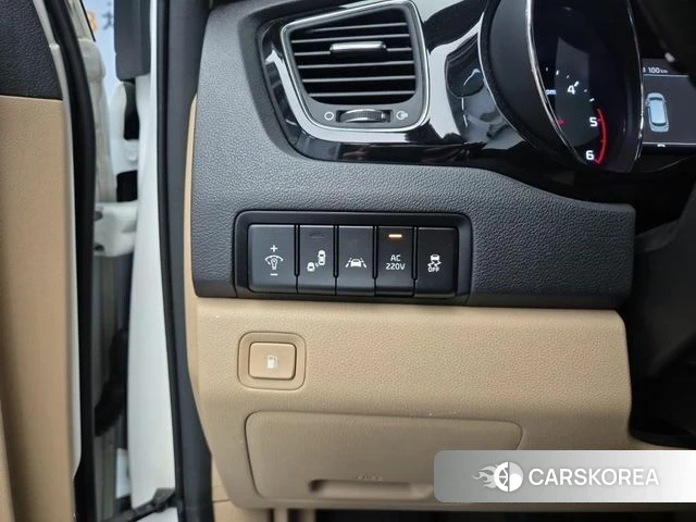 Kia The New Carnival id 4780900 из Кореи 8