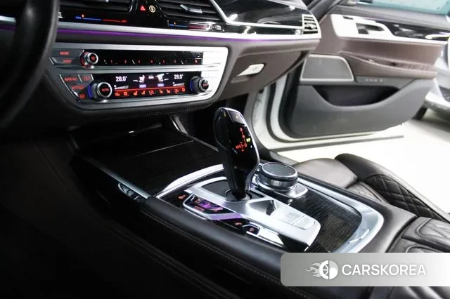 BMW 7 Series (G11) id 3318975 из Кореи 8