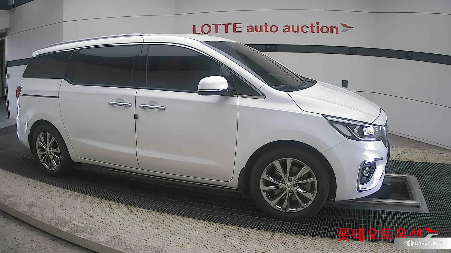 Kia Carnival id 4902436 из Кореи 8
