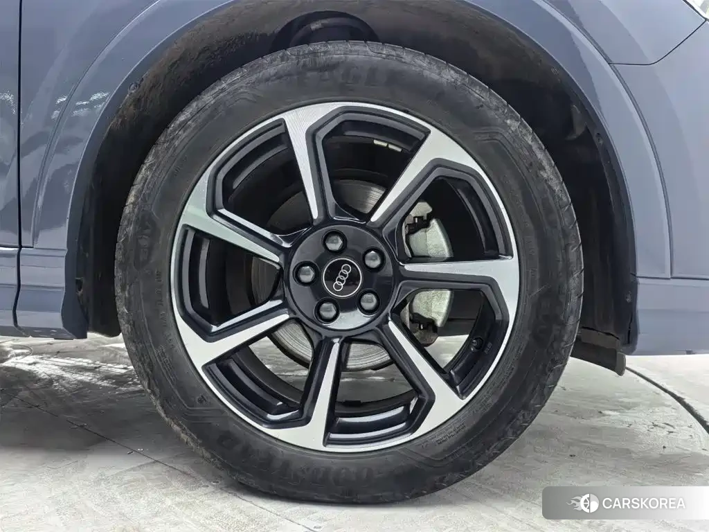Audi Q3 Sportback id 4601754 из Китая 8