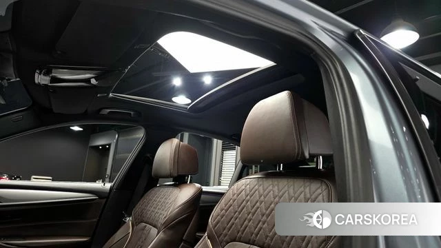 BMW 5 Series (G30) id 3905329 из Кореи 8