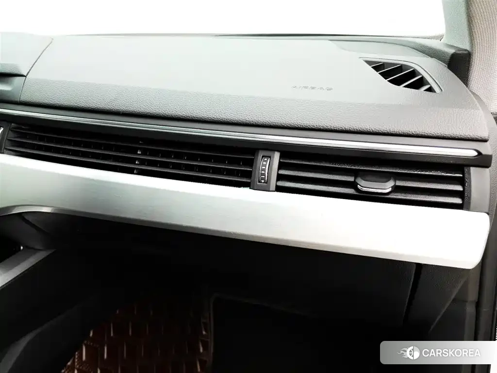 Audi A4L id 4622368 из Китая 8