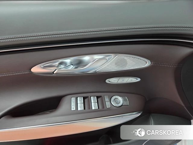 Genesis GV70 id 3914845 из Кореи 8