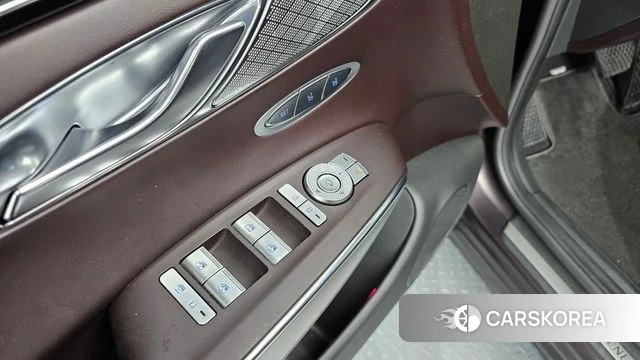 Genesis GV70 id 3910656 из Кореи 8