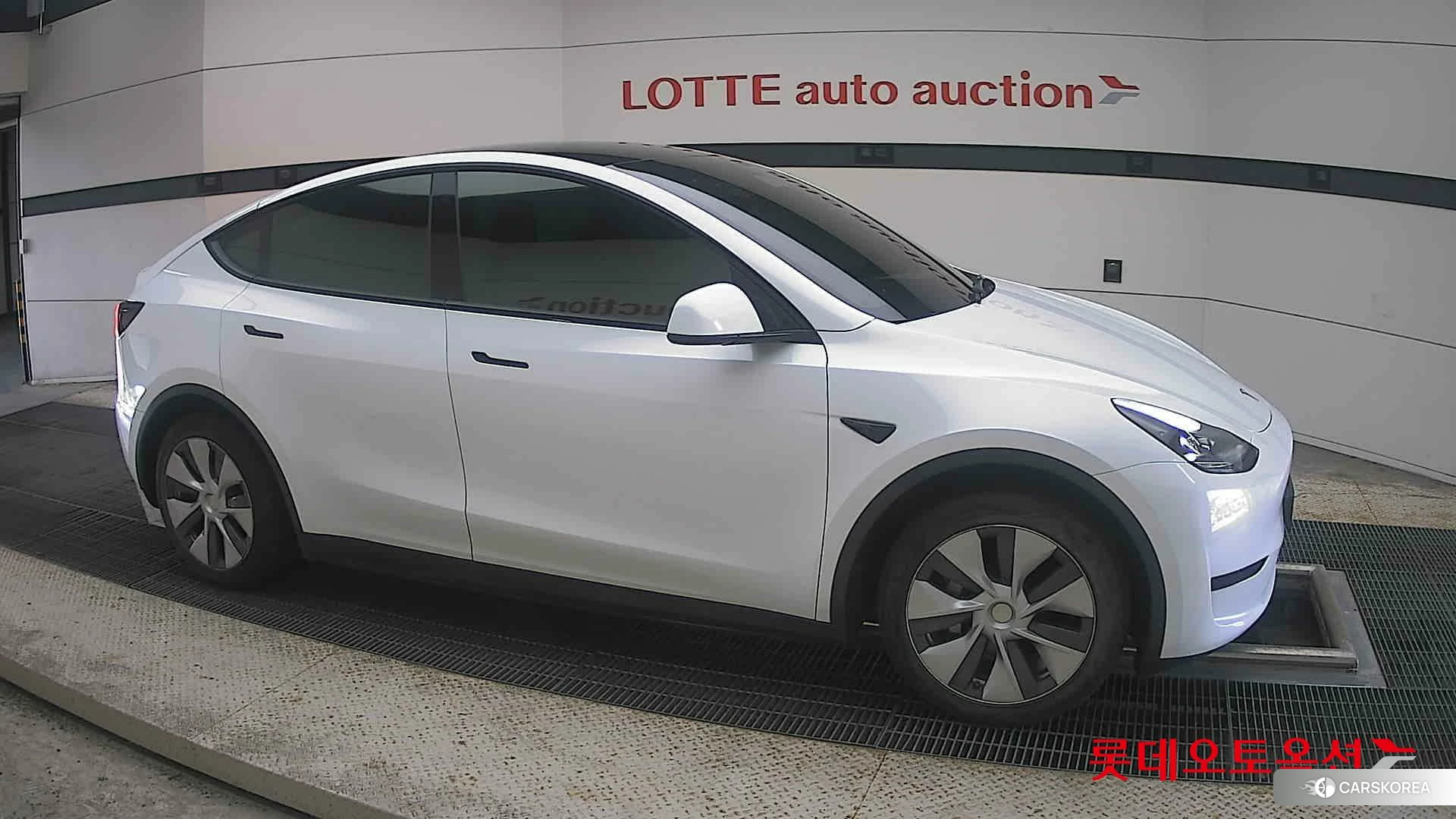 Tesla Model Y RWD id 4909363 из Кореи 8