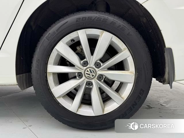 Volkswagen Bora id 4253597 из Китая 8