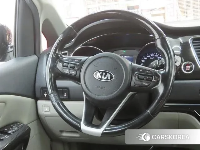 Kia The New Carnival id 3687608 из Кореи 8