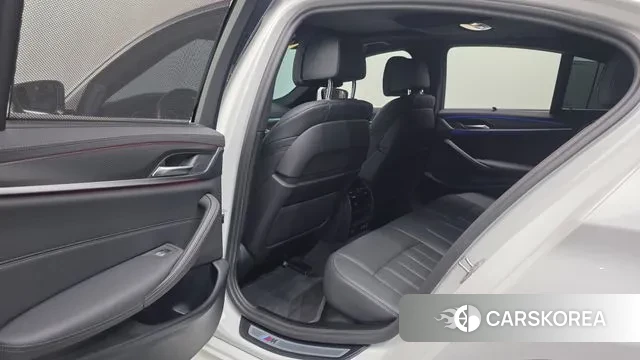 BMW 5 Series (G30) id 3533851 из Кореи 8