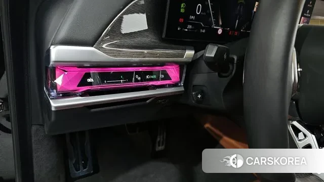 BMW 7 Series (G70) id 3653905 из Кореи 8