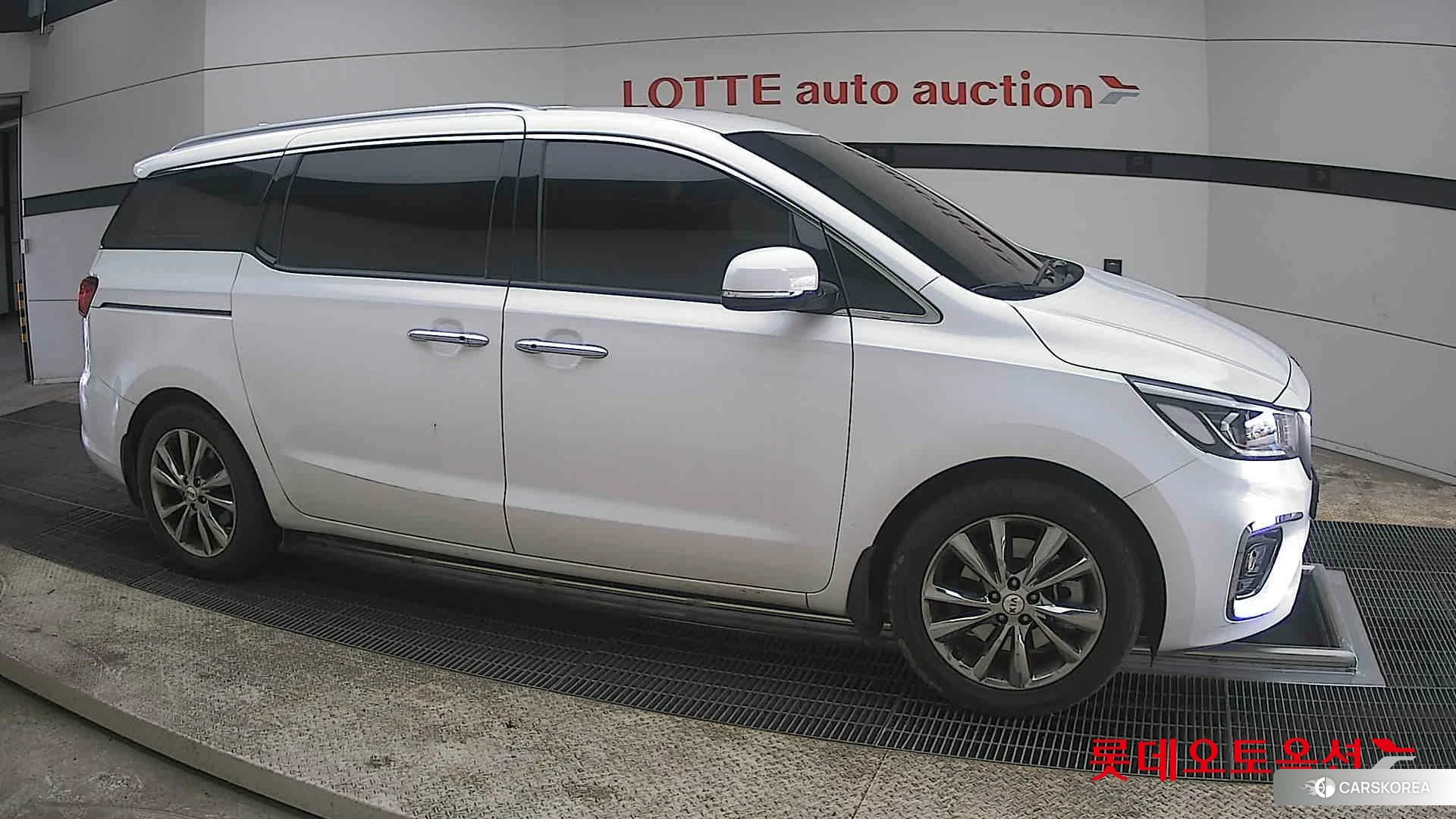 Kia Carnival id 3869437 из Кореи 8