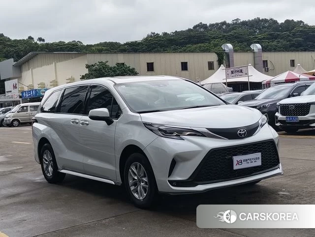 Toyota Grevia id 4329028 из Китая 8