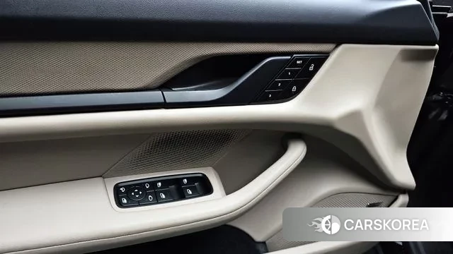 Porsche Taycan id 3136761 из Кореи 8