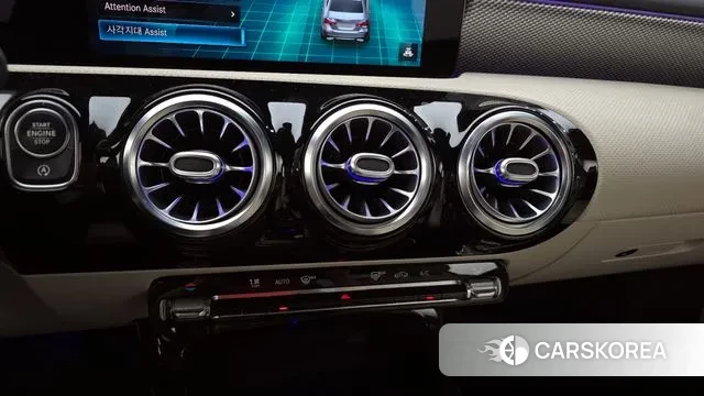 Mercedes-Benz A-Class W177 id 3054542 из Кореи 8