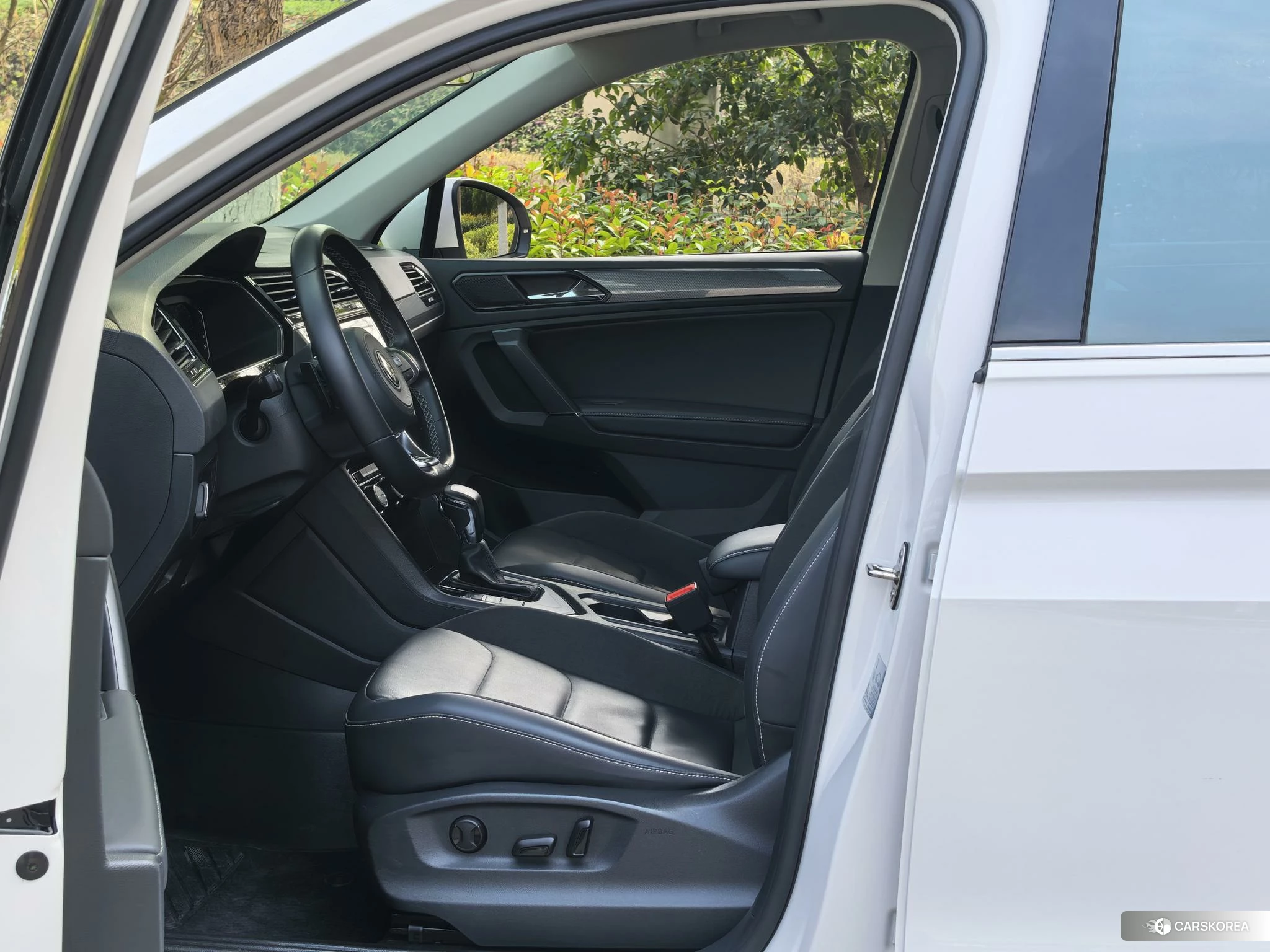 Volkswagen Tiguan L id 4440624 из Китая 8