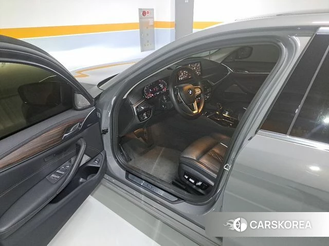 BMW 5 Series (G30) id 3919764 из Кореи 8