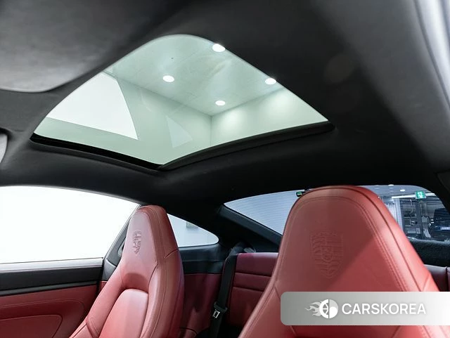Porsche 911(992) id 4640473 из Кореи 8