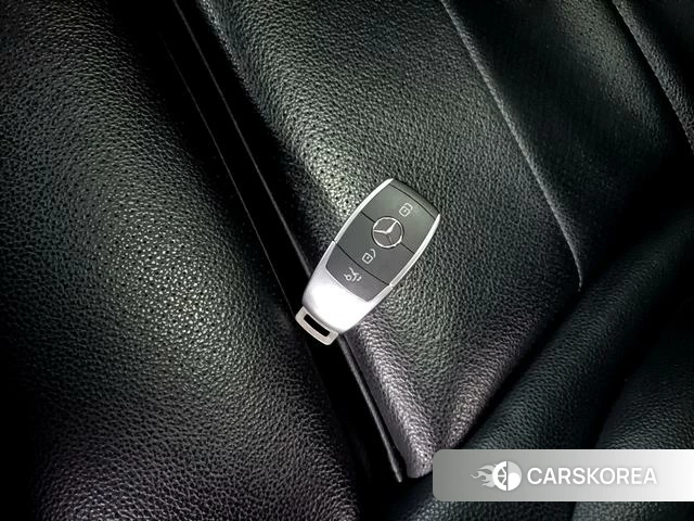 Mercedes-Benz Class C id 4334793 из Китая 8