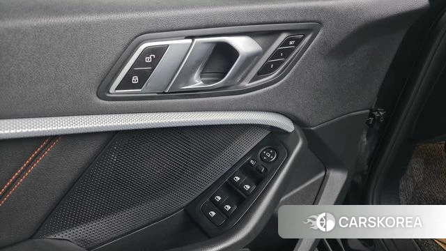 BMW 1 Series (F40) id 3852514 из Кореи 8