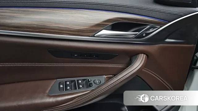 BMW 5 Series (G30) id 3641401 из Кореи 8