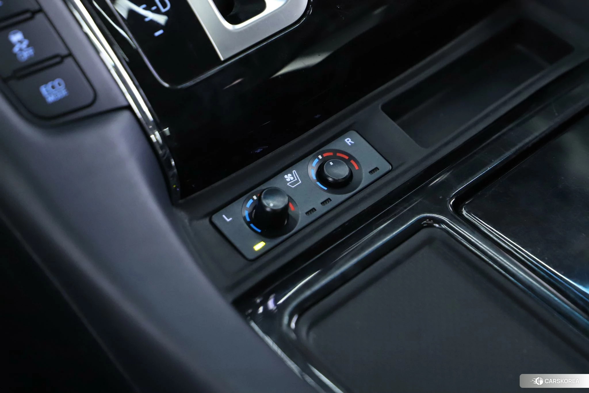 Toyota Wilfa id 4492773 из Китая 8