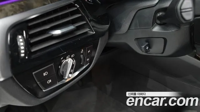 BMW 5 Series (G30) id 2684242 из Кореи 8