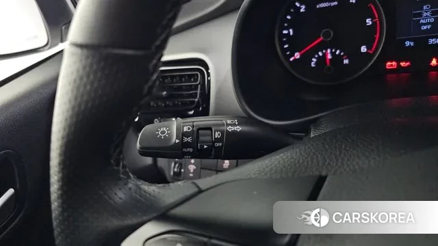 Kia Stonic id 3588205 из Кореи 8