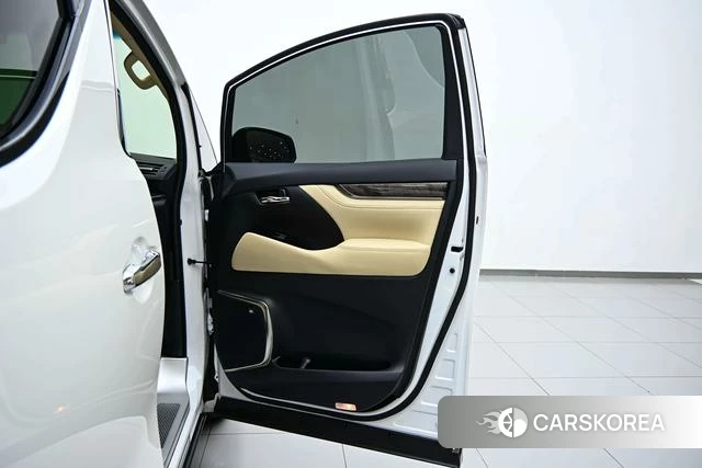 Toyota Elfa id 4261830 из Китая 8