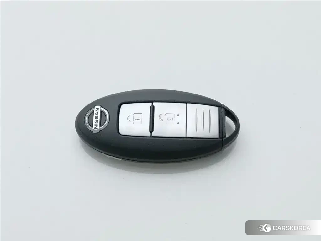 Nissan Tiida id 4559735 из Китая 8