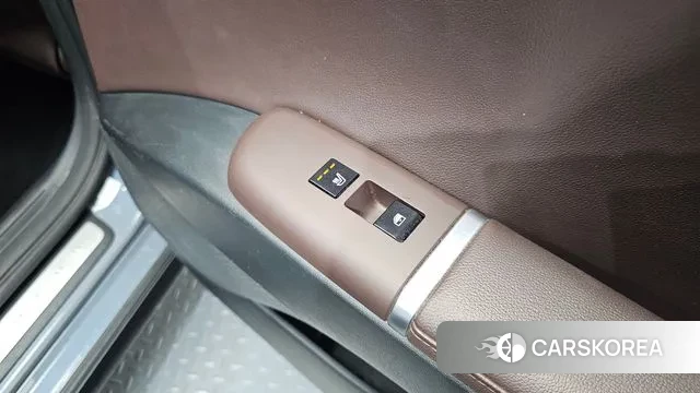 Hyundai Grandeur (GN7) id 3517848 из Кореи 8