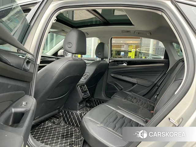 Volkswagen Passat id 4212694 из Китая 8