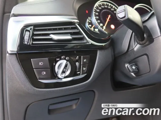 BMW 5 Series (G30) id 2311631 из Кореи 8