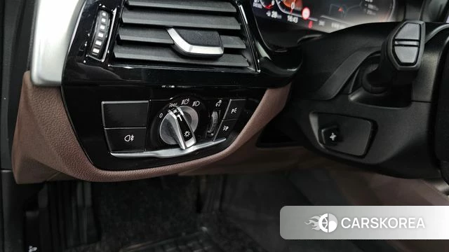 BMW 5 Series (G30) id 3911026 из Кореи 8