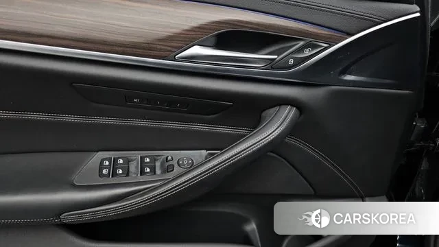 BMW 5 Series (G30) id 3617346 из Кореи 8