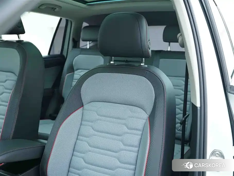 Volkswagen Tiguan L id 4679678 из Китая 8