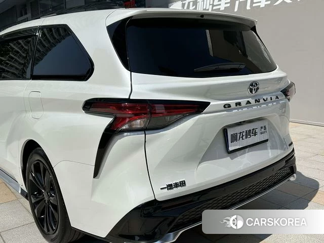 Toyota Grevia id 4262338 из Китая 8