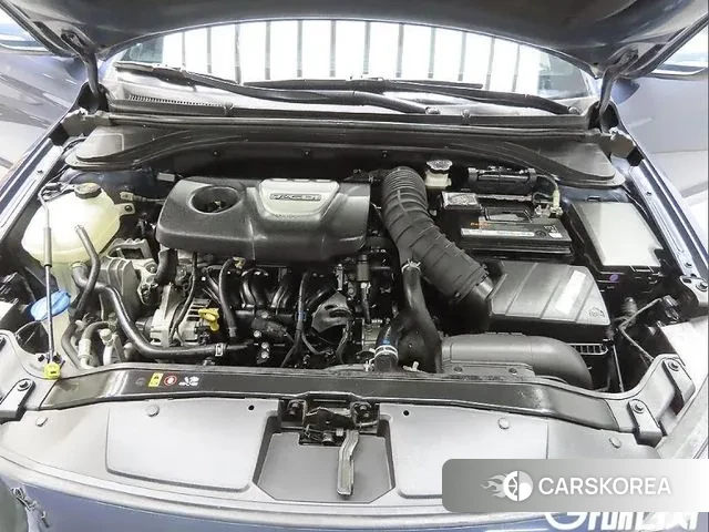 Hyundai Avante AD id 3766567 из Кореи 8