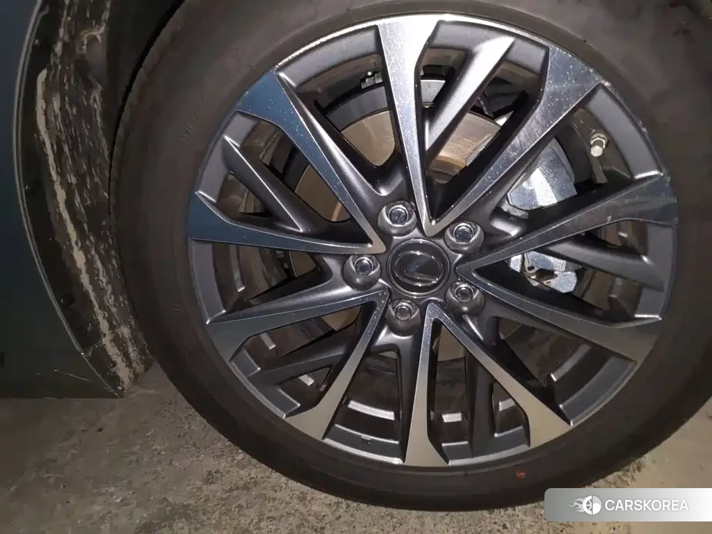 Lexus ES id 4617111 из Китая 8