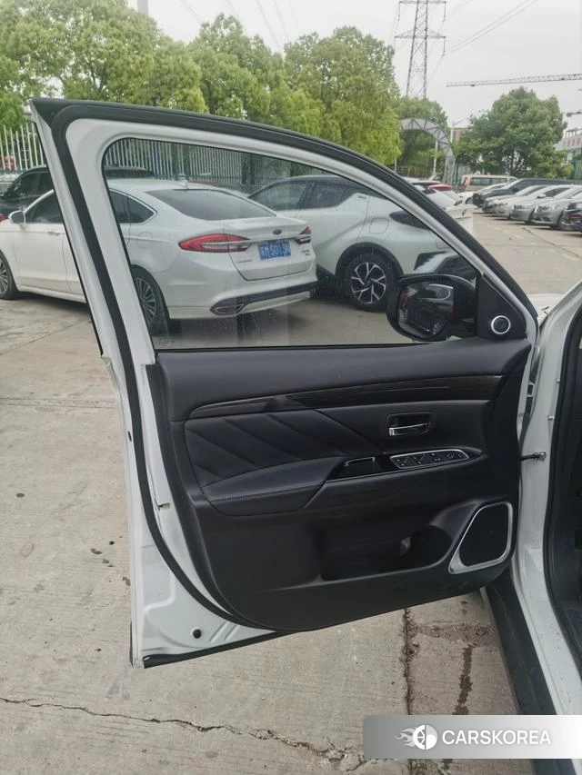 Mitsubishi  Outlander id 4240654 из Китая 8