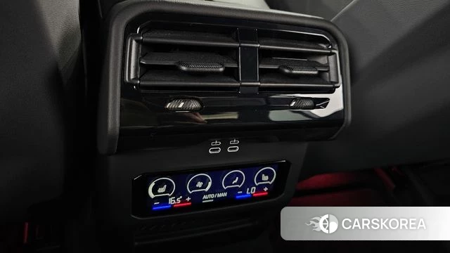 BMW 5 Series (G60) id 3914284 из Кореи 8