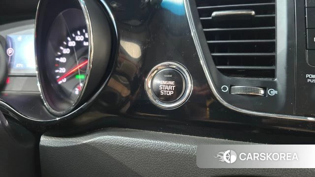 Kia All New Carnival id 4737715 из Кореи 8