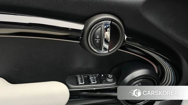 Mini Cooper S Convertible id 4753683 из Кореи 8