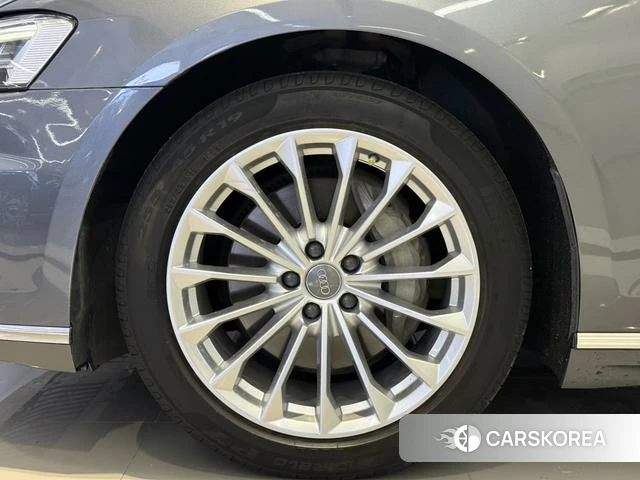 Audi A8 id 4392056 из Китая 8