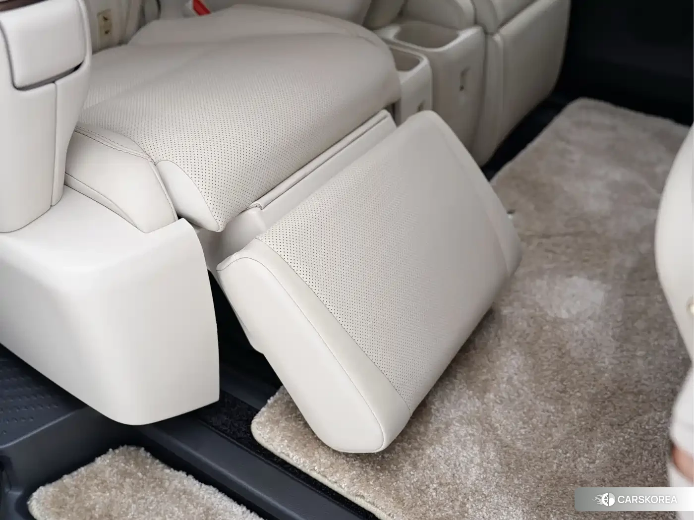 Lexus LM id 4546057 из Китая 8
