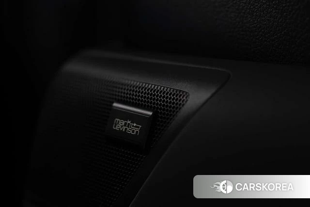 Lexus LM id 4353697 из Китая 8