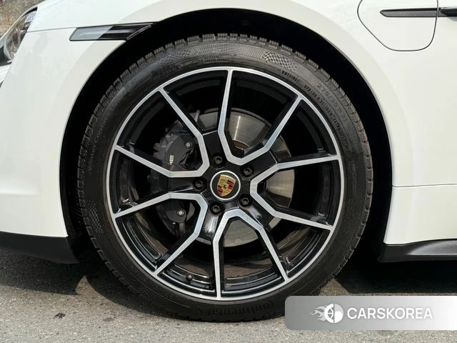 Porsche Taycan id 3793283 из Кореи 8