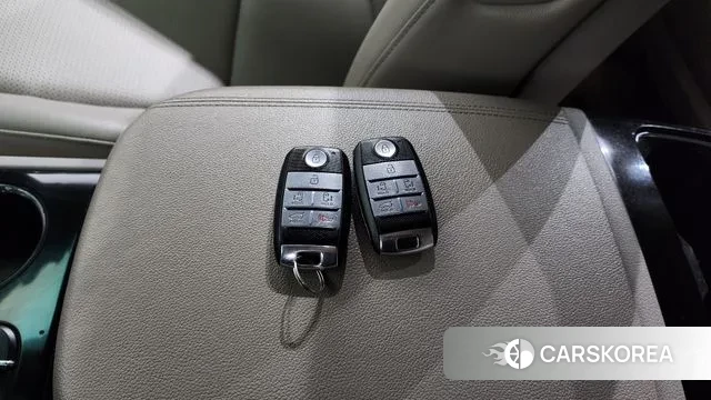 Kia The New Carnival id 3284700 из Кореи 8